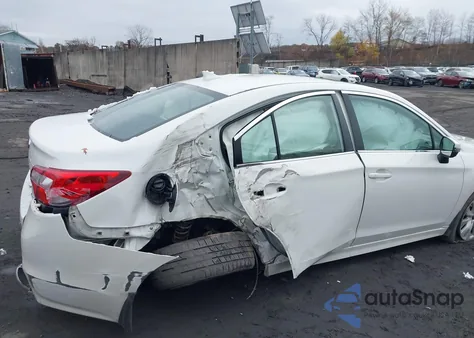 2017 Subaru Legacy 2.5I Premium из США, поврежденный, VIN 4S3BNAH68H3012643